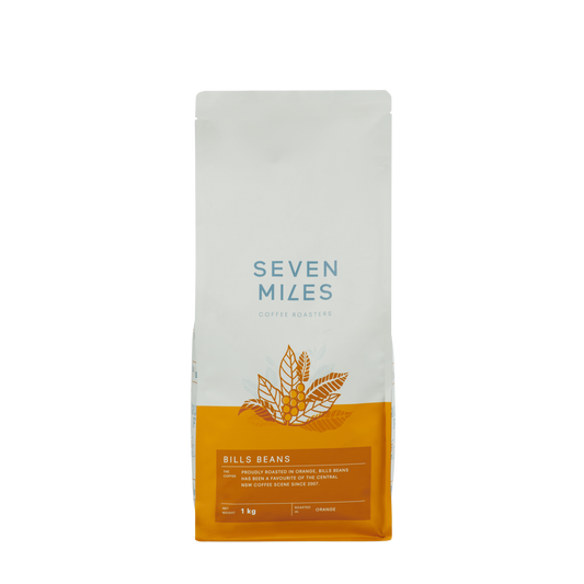 Seven Miles Coffee 1kg Mr Smooth is exactly that, a smooth blend which carries notes of silky caramel, juicy apricot, barley sugar, and stewed stone fruit with a long chocolaty finish. It’s a great all-rounder being perfect for milk-based coffees while at the same time tasting delicious served black. 