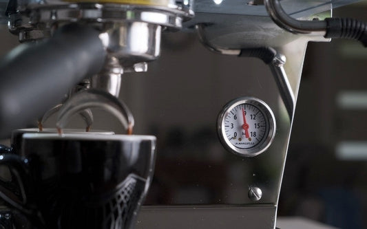 ||||flair lever espresso machine||pump pressure dials|chart effects of pump pressure on extraction time|Chart fresh vs stale coffee extraction times